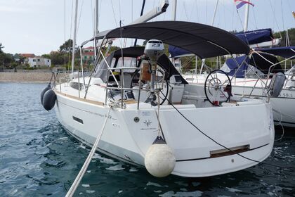 Hyra båt Segelbåt Jeanneau Sun Odyssey 449 Općina Šolta