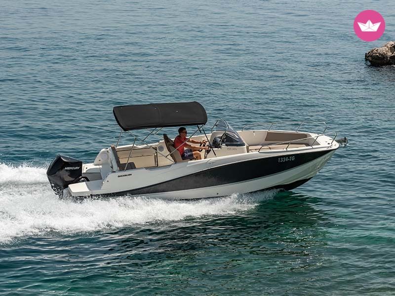 Charter motorboat in Split  