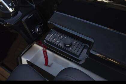 Finnmaster T9 ST – роскошная лодка для вашего отдыха в Хорватии