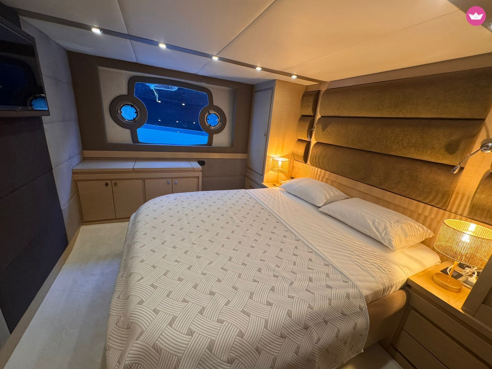 Yacht 2014 Model | Fully Refit in 2025 – Turnkey Luxury Generous Living Spaces for Relaxation and Entertai 2700cv 3