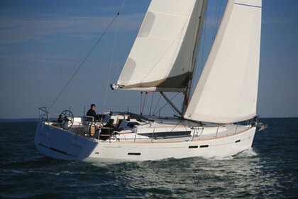 Hyra båt Segelbåt Jeanneau Sun Odyssey 439 Alimos
