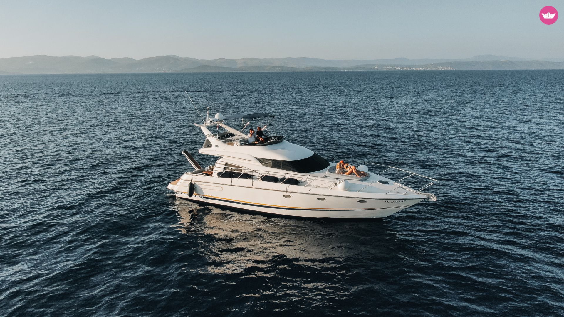 Sunseeker Manhattan 48 Fly photo 2