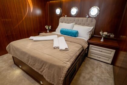 Luxury Gulet Charter in Fethiye – 20-Person Capacity