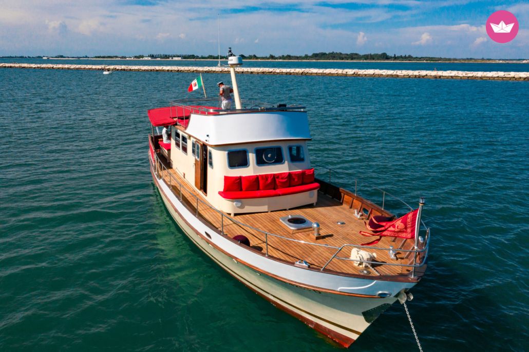 EXCLUSIVE CLASSIC YACHT