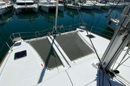 Location Catamaran Lagoon Lagoon 400 S2 Le Pirée