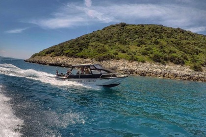 Hire Motorboat Regent Hellas Pikilos 8m Marathon