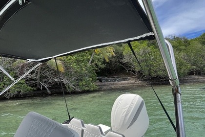 Hire Motorboat Dracius 23 Fort-de-France