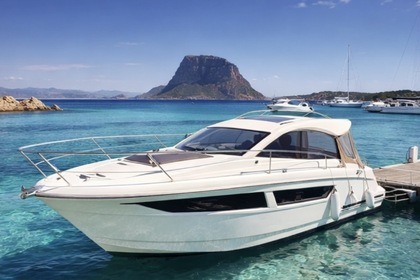 Location Bateau à moteur Jeanneau Leader Porto Pozzo