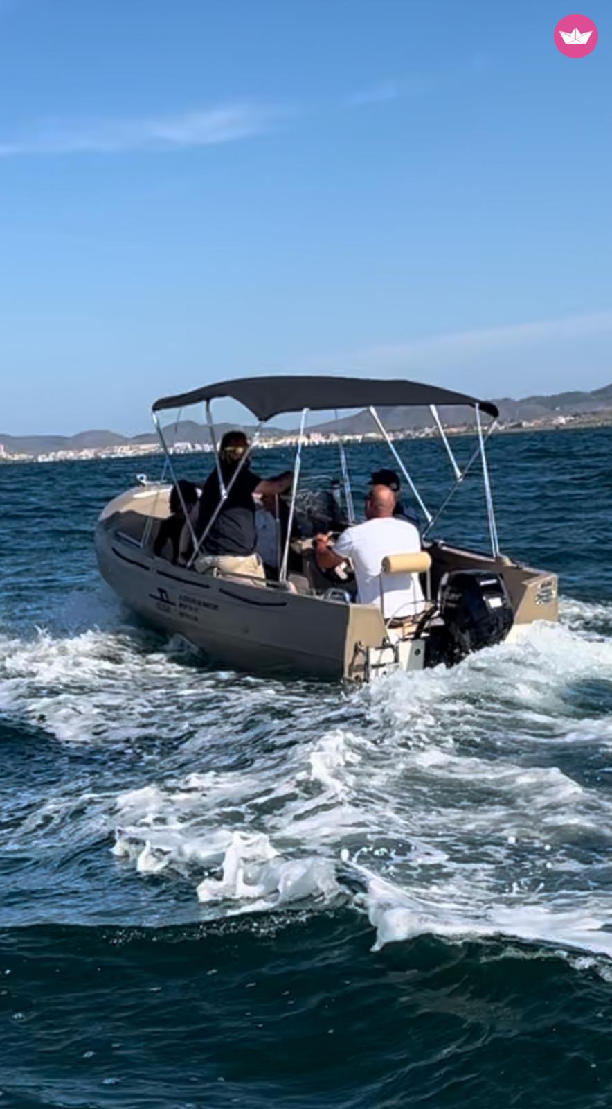 Bateau sans permis pans marine N450 15cv 5