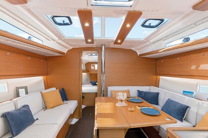 Noleggio Barca a vela Dufour Yachts Dufour 390 Marsiglia