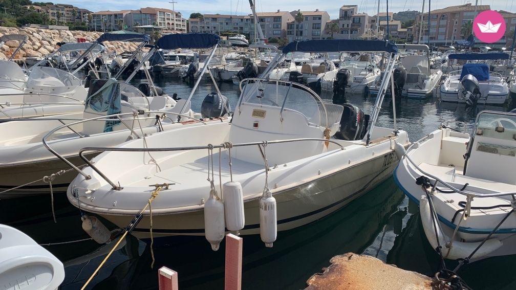 Bateau à moteur Jeanneau CAP CAMARAT 545 90cv