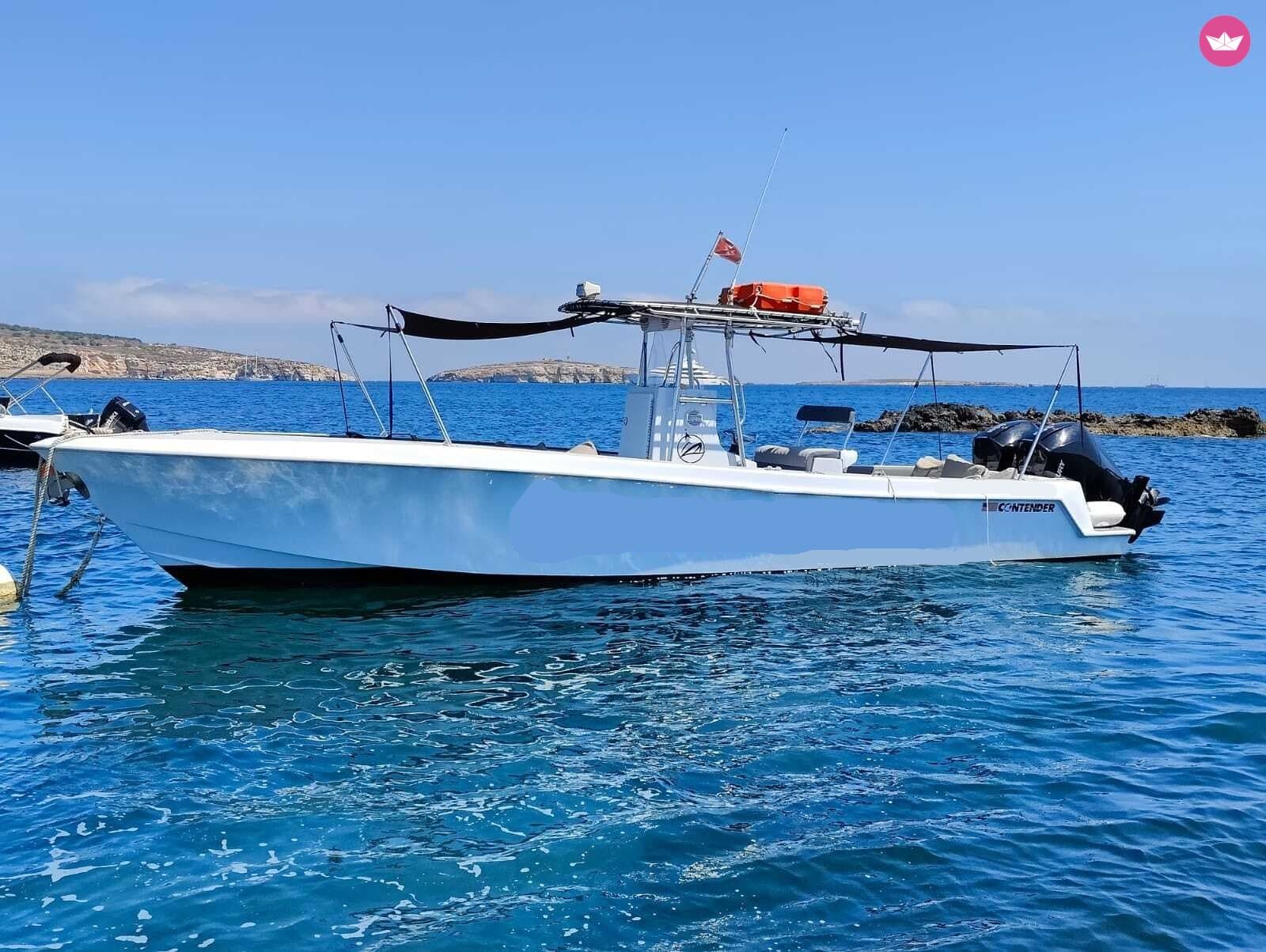Bateau à moteur Contender