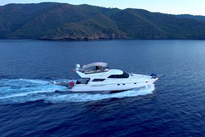 Luxury Motoryacht with a capacity of 6 people