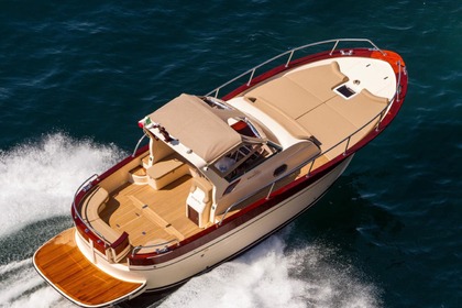 Hire Motorboat Gozzo Jeranto Cabin Luxury Positano