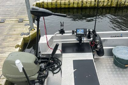 Welcome aboard my Qwest R450 fishing boat