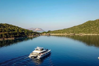 LAGOON 630 MY con tripulación