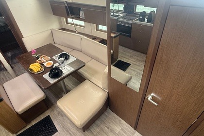 OCEANIS 46.1 (with A/C and GENERATOR)