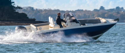Charter Motorboat Invictus 240 Vannes
