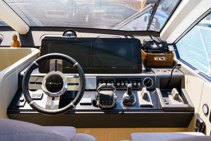 Alquila tu yate Azimut en Barcelona ¡Embárcate en este nuevo barco!