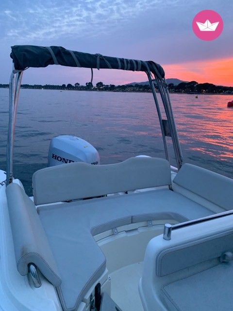 Bwa 22 Gt Sport in Hyères for hire