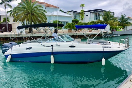 Hire Motorboat Hurricane Sundeck 260 Providenciales