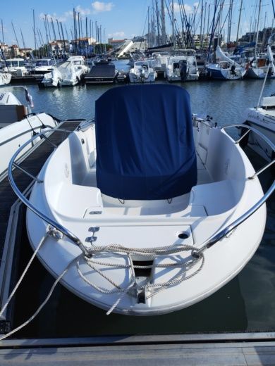 La Rochelle Motorboat Beneteau Flyer 6.5 alt tag text