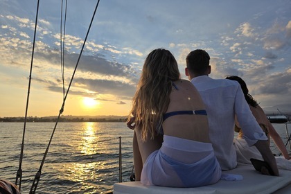 Verhuur Zeilboot Beneteau Cyclades 43.4 Catania