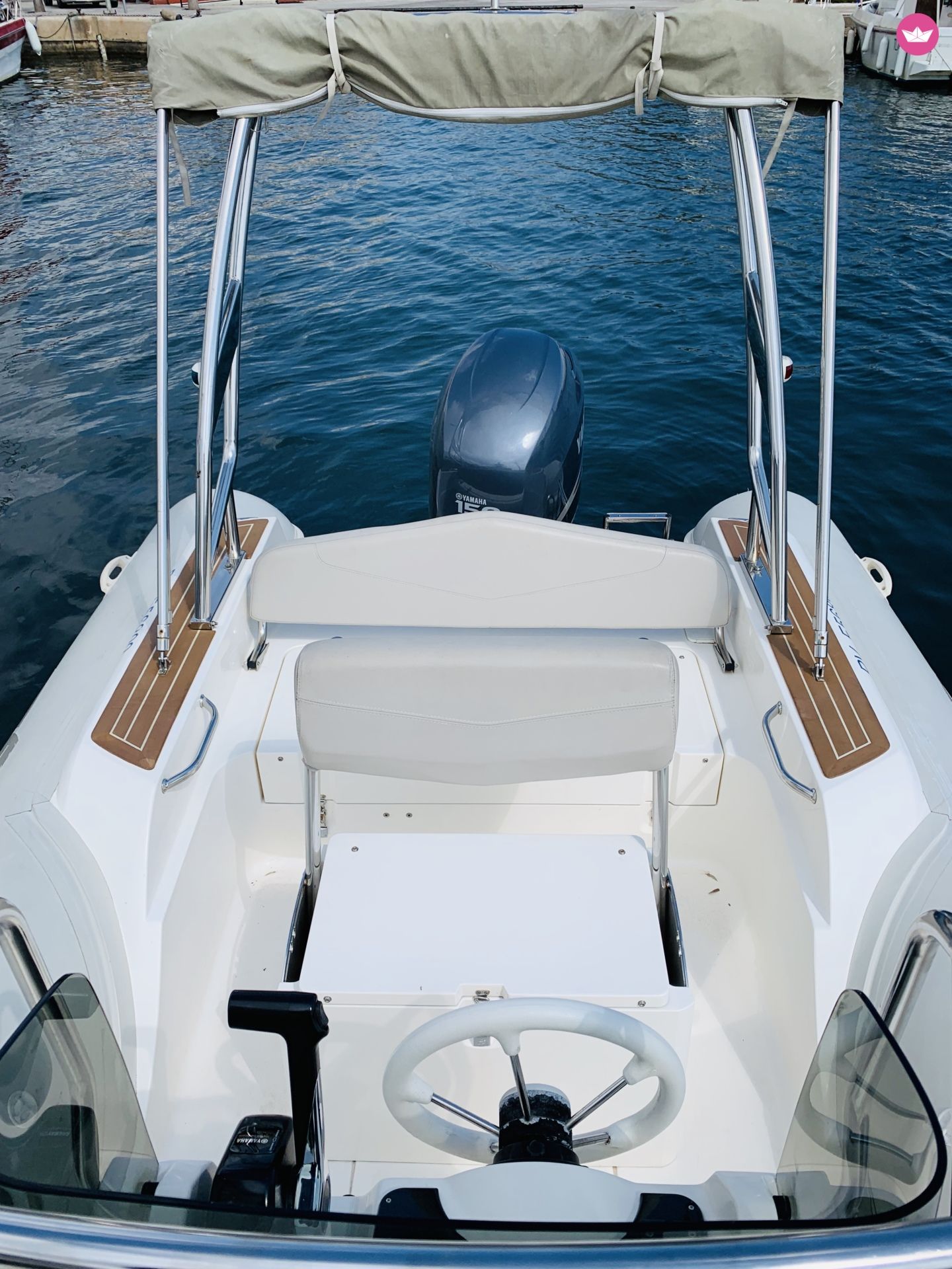 Semi-rigide Capelli Tempest 626 à louer