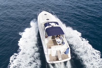 Hire Motorboat Princess V42 Isthmia
