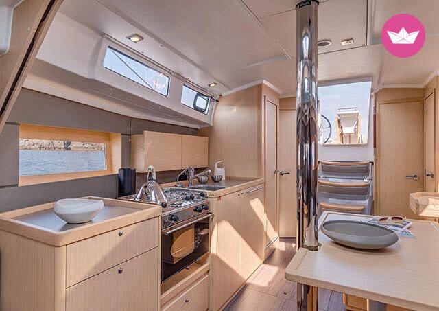 Hire Oceanis 38