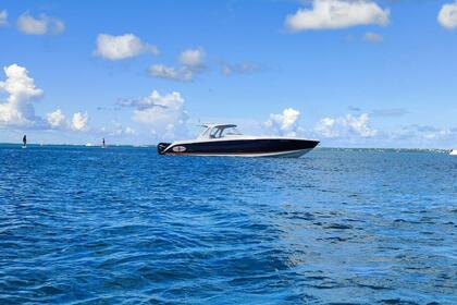 Charter Motorboat Cigarette Racing Cigarette Huntress 42 Sint Maarten
