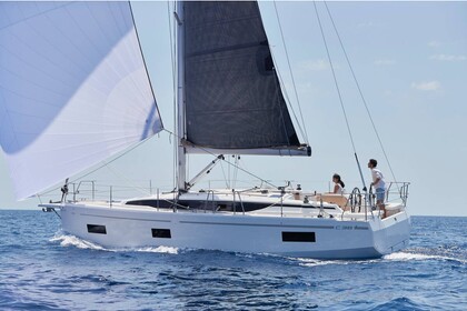 Rental Sailboat  Bavaria C38 Split