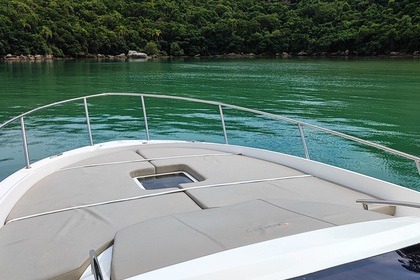 Rental Motorboat Fishing Raptor 330 Pôrto Belo