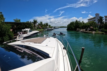 Исследуйте Роскошь на TINTO TARGA - Fairline Targa 62 в Канкуне