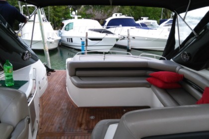 Rilassati a Cancun a bordo di questo lussuoso yach