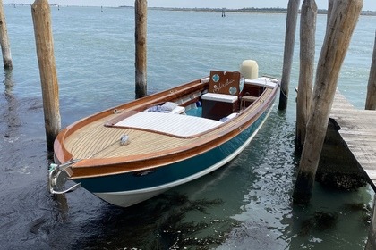 Hire Motorboat CREA BARENA Venice