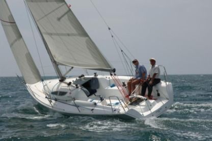 Charter Sailboat Archambault Grand Surprise Quiberon