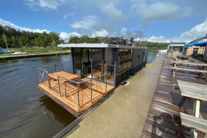 Hire Houseboat Campi Campi 400 Woudsend