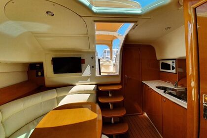 Hire Motorboat Jeanneau Prestige 34 Capri