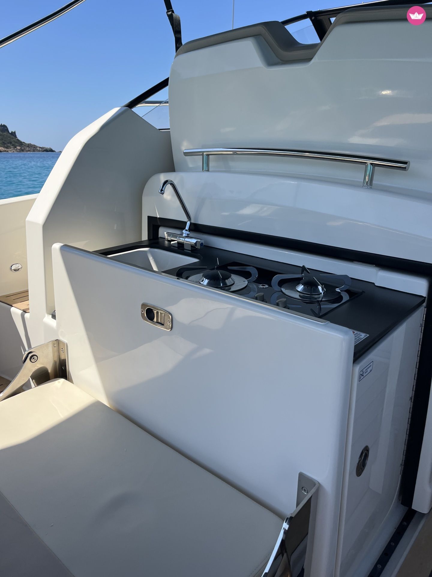 Bateau à moteur Quicksilver Activ 875 Sundeck 450cv 6