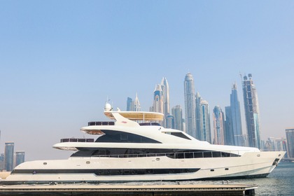 Hyra båt Motorbåt Custom Line 43 meter Super Yacht Dubai