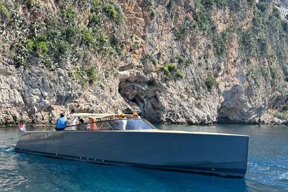 Hire Motorboat VanDutch 40 Cannes