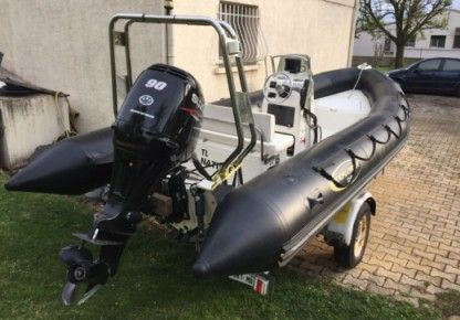 Location Semi-rigide Bombard Explorer 550 Db Le Grau-du-Roi