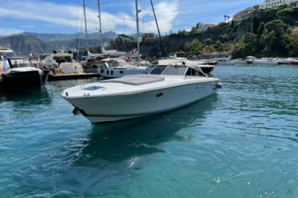 Charter Motorboat ITAMA 38 Sorrento