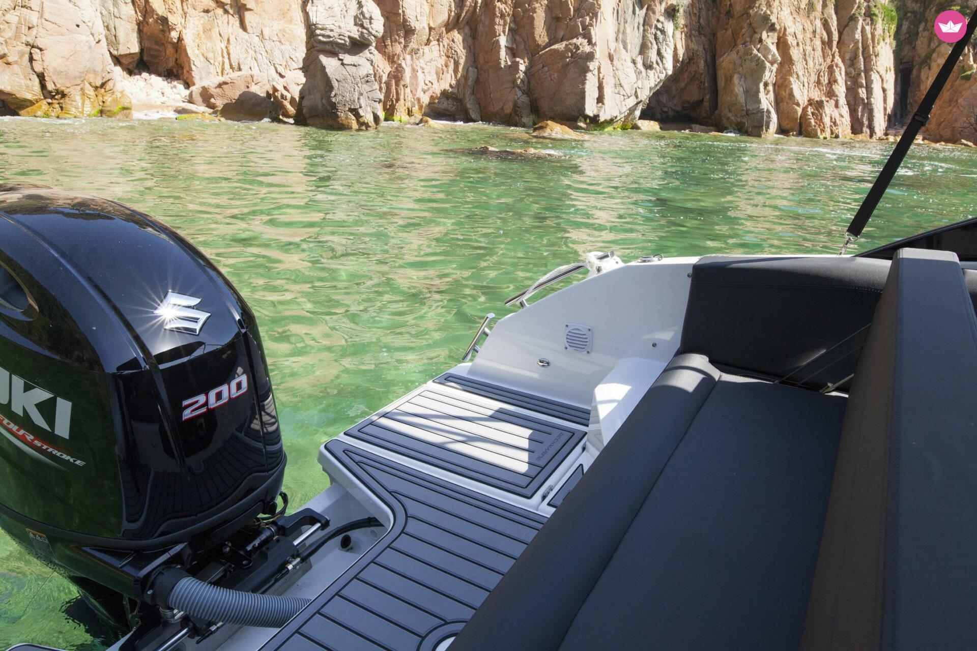 Bateau à moteur Parker 690 DC - Day Cruiser 200cv 7