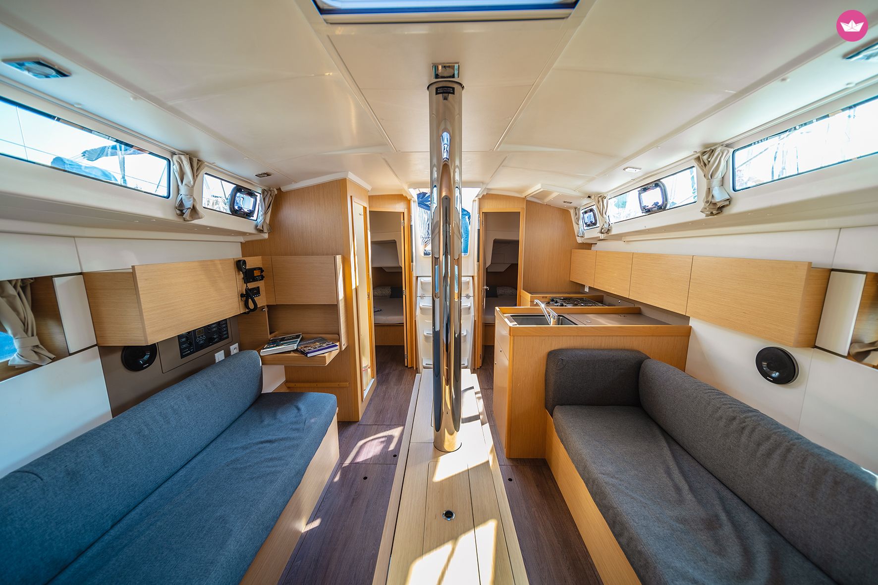 Charter Beneteau Oceanis 38.1