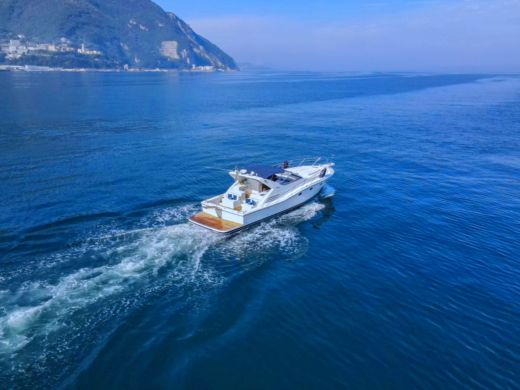 private yacht hire sorrento