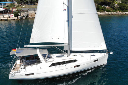 Hire Sailboat Beneteau Oceanis 41.1 Marina Frapa