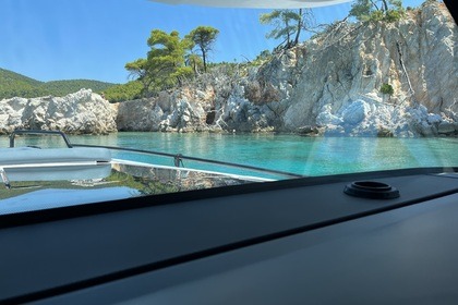 Axopar 37XC Cross Cabin Brabus