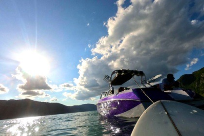 MASTER CRAFT X2 = WAKEBOARD / WAKESURF